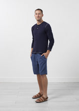 Laden Sie das Bild in den Galerie-Viewer, Two Button Henley