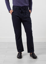 Laden Sie das Bild in den Galerie-Viewer, Tie Trousers
