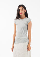 Laden Sie das Bild in den Galerie-Viewer, Fitted Tee