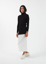 Laden Sie das Bild in den Galerie-Viewer, Turtleneck