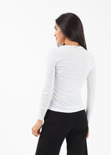 Laden Sie das Bild in den Galerie-Viewer, Long Sleeved Tee