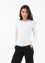 Laden Sie das Bild in den Galerie-Viewer, Long Sleeved Tee