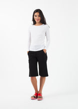 Laden Sie das Bild in den Galerie-Viewer, Long Sleeved Tee