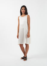 Laden Sie das Bild in den Galerie-Viewer, Bell Dress