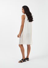 Laden Sie das Bild in den Galerie-Viewer, Bell Dress