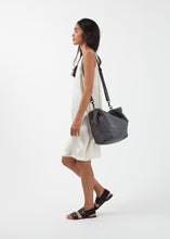 Laden Sie das Bild in den Galerie-Viewer, Bell Dress