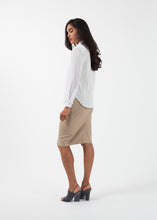 Laden Sie das Bild in den Galerie-Viewer, Contrast Boy Shirt