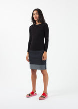 Laden Sie das Bild in den Galerie-Viewer, Long Sleeved Tee