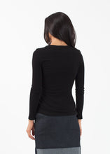 Laden Sie das Bild in den Galerie-Viewer, Long Sleeved Tee