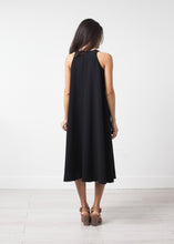 Laden Sie das Bild in den Galerie-Viewer, Sleeveless Flow Dress