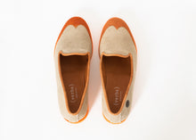 Laden Sie das Bild in den Galerie-Viewer, Wingtip Loafer in Orange