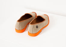 Laden Sie das Bild in den Galerie-Viewer, Wingtip Loafer in Orange