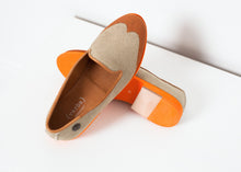 Laden Sie das Bild in den Galerie-Viewer, Wingtip Loafer in Orange