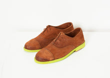 Laden Sie das Bild in den Galerie-Viewer, Suede Oxford in Natural/Lime