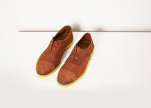 Laden Sie das Bild in den Galerie-Viewer, Suede Oxford in Natural/Lime