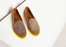 Laden Sie das Bild in den Galerie-Viewer, Wingtip Loafer in Yellow