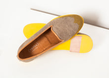 Laden Sie das Bild in den Galerie-Viewer, Wingtip Loafer in Yellow